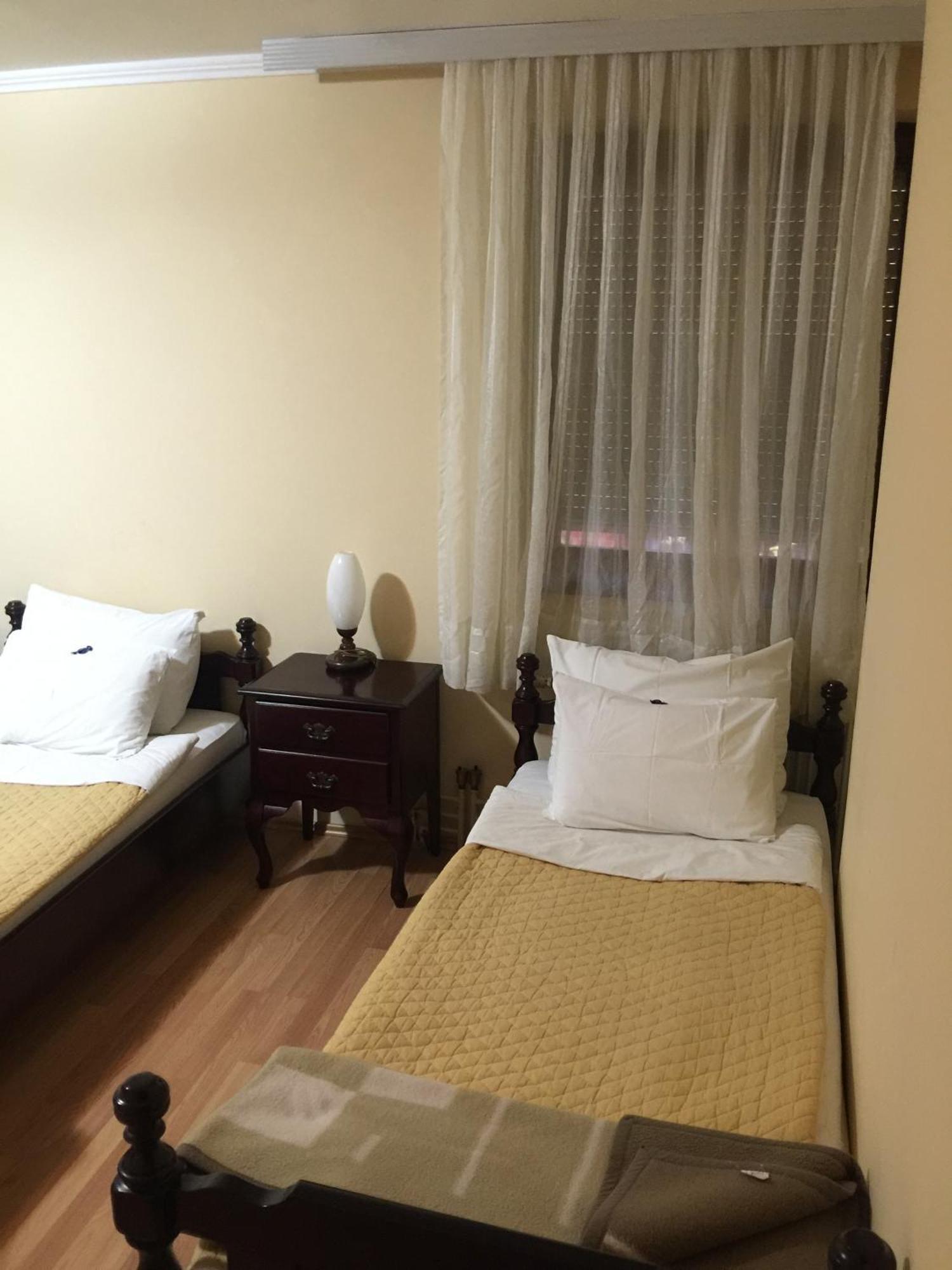 Bed & Breakfast Karavan Raska Room photo