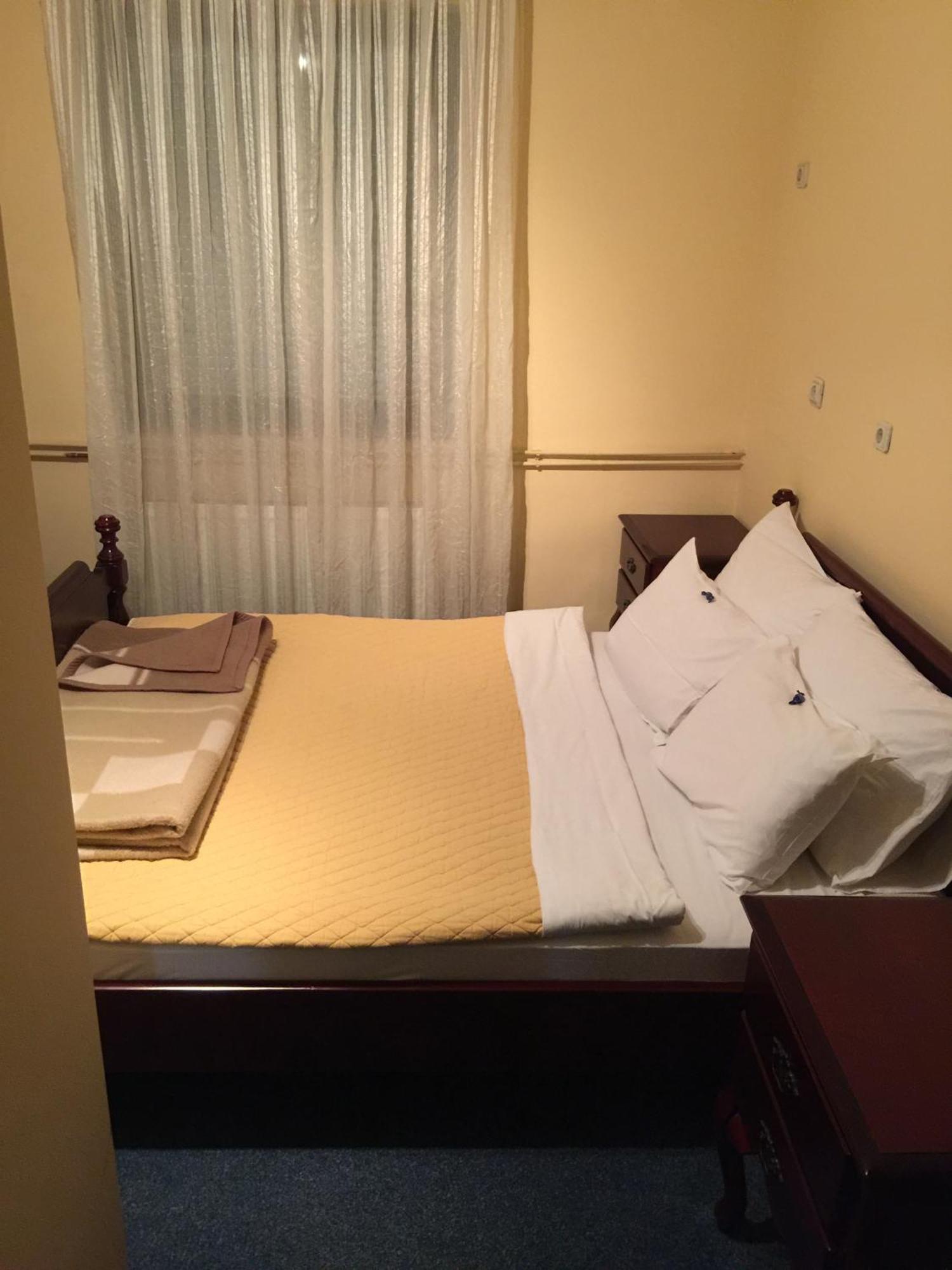 Bed & Breakfast Karavan Raska Room photo