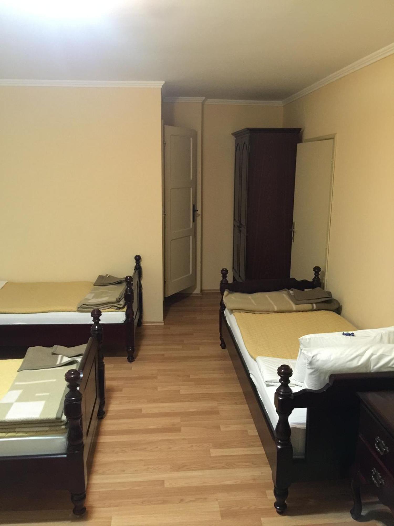 Bed & Breakfast Karavan Raska Room photo