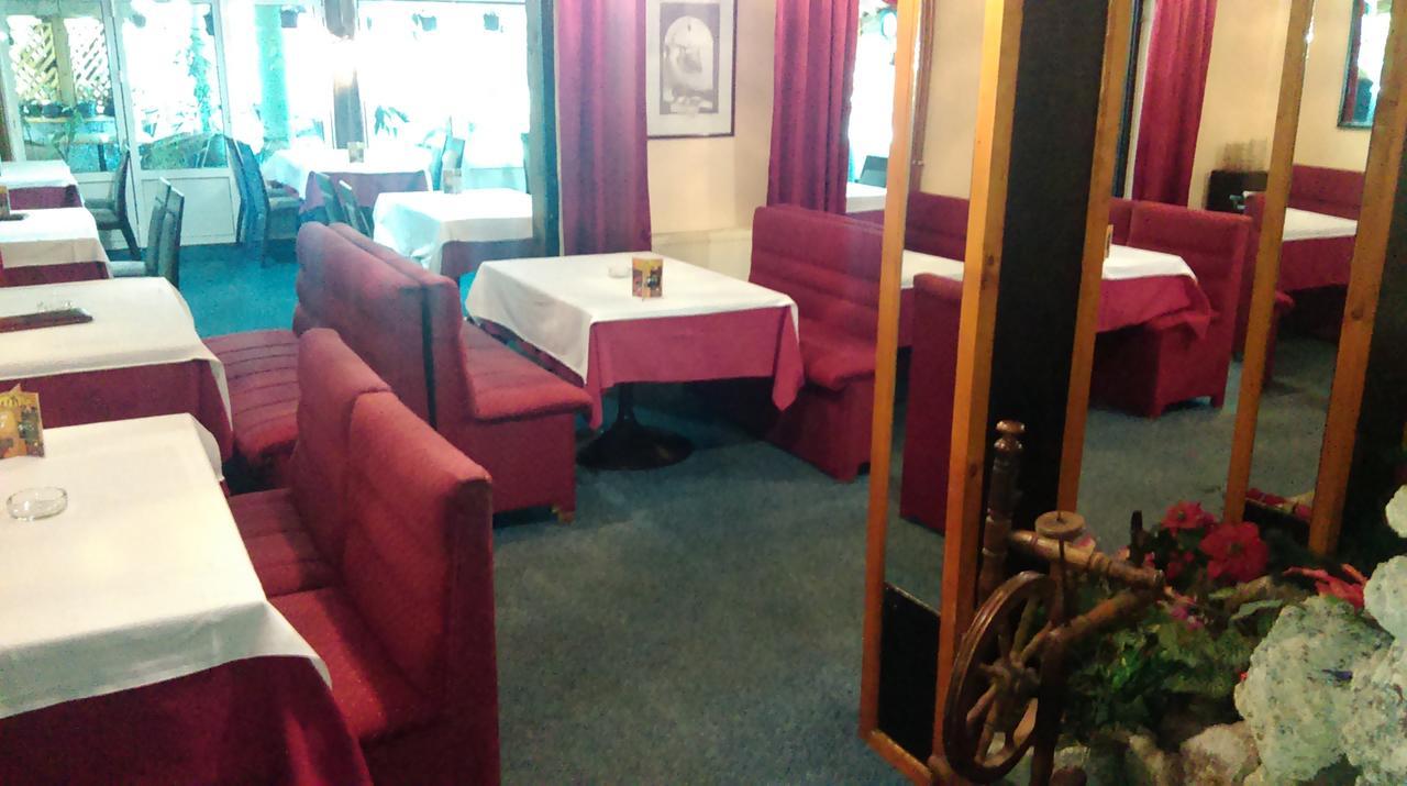 Bed & Breakfast Karavan Raska Exterior photo