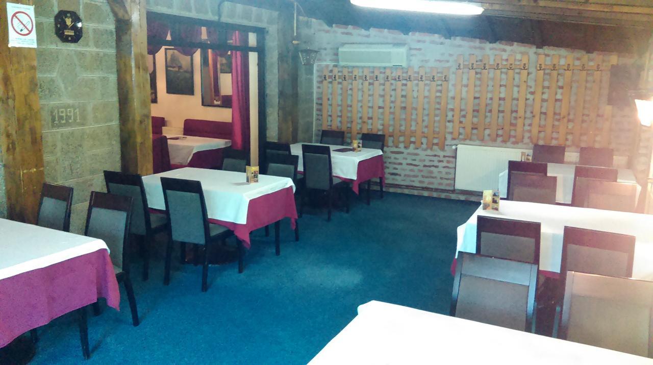 Bed & Breakfast Karavan Raska Exterior photo
