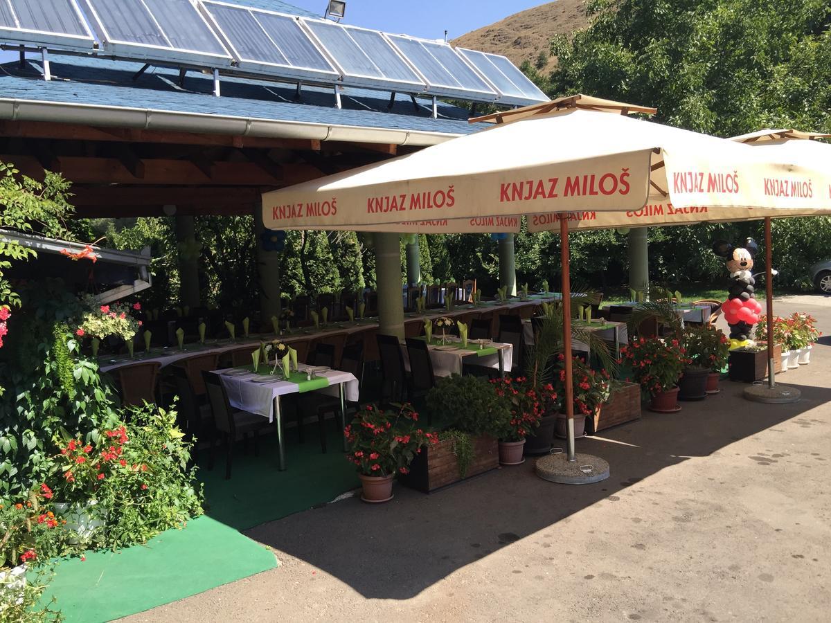 Bed & Breakfast Karavan Raska Exterior photo