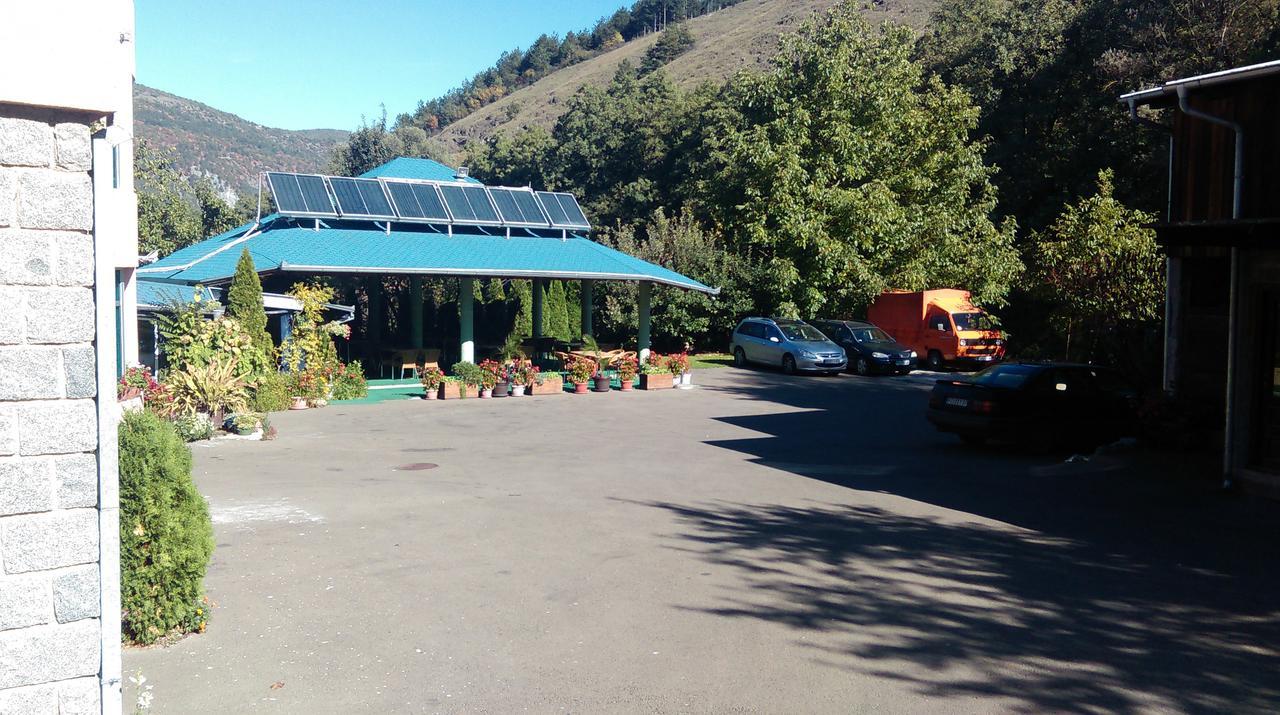 Bed & Breakfast Karavan Raska Exterior photo