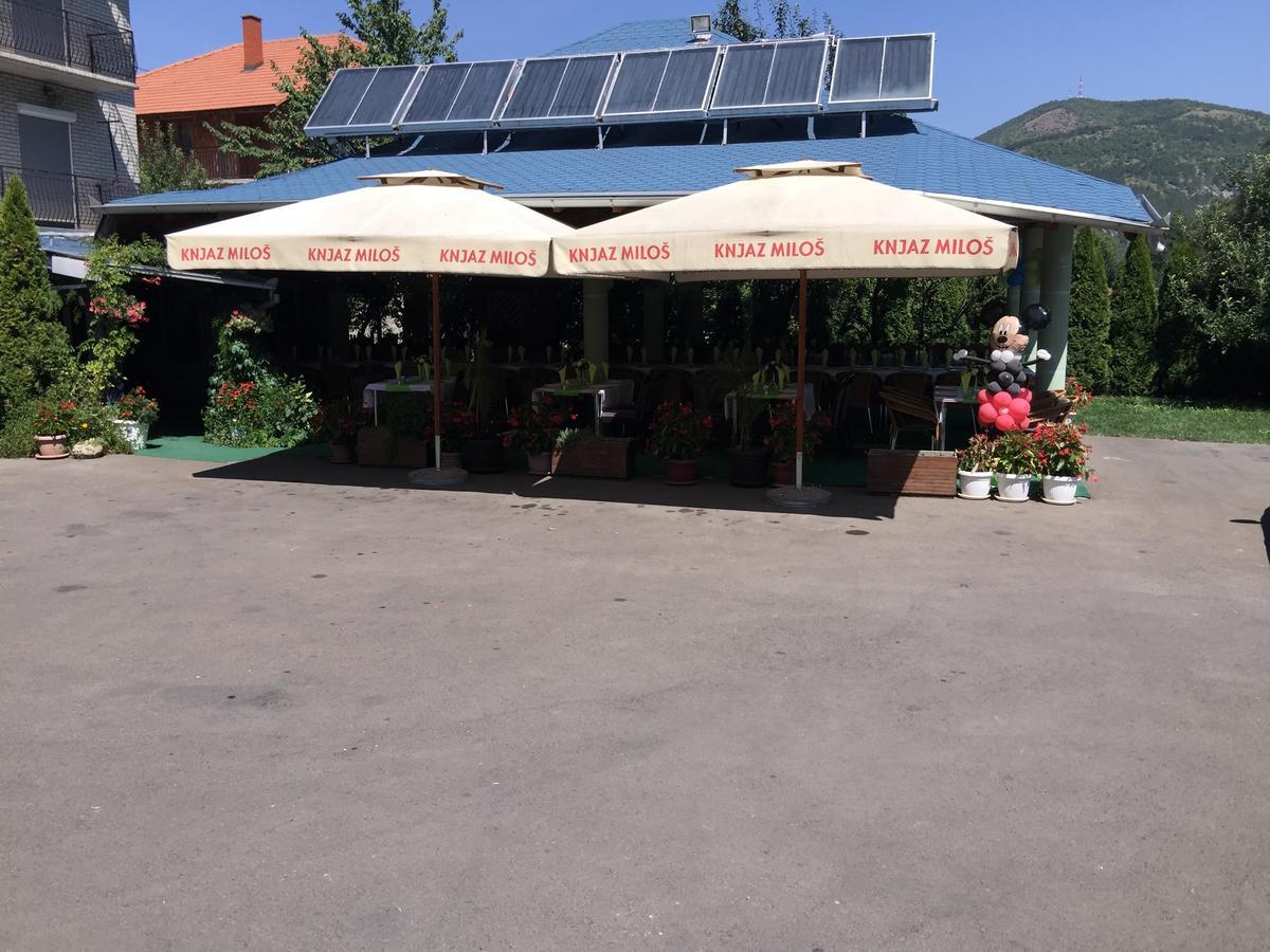 Bed & Breakfast Karavan Raska Exterior photo