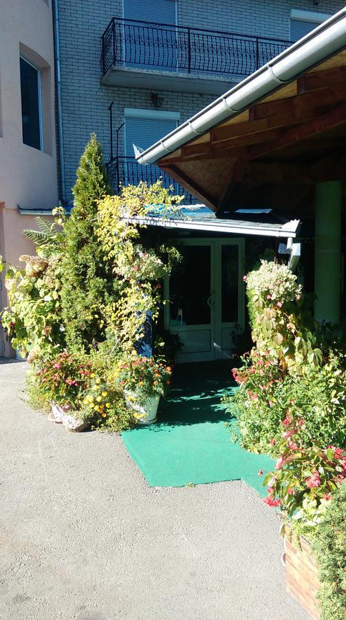 Bed & Breakfast Karavan Raska Exterior photo