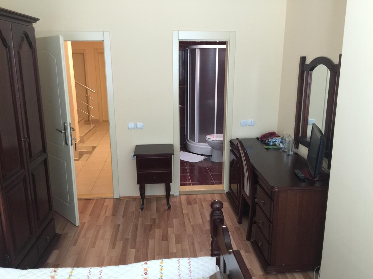 Bed & Breakfast Karavan Raska Exterior photo