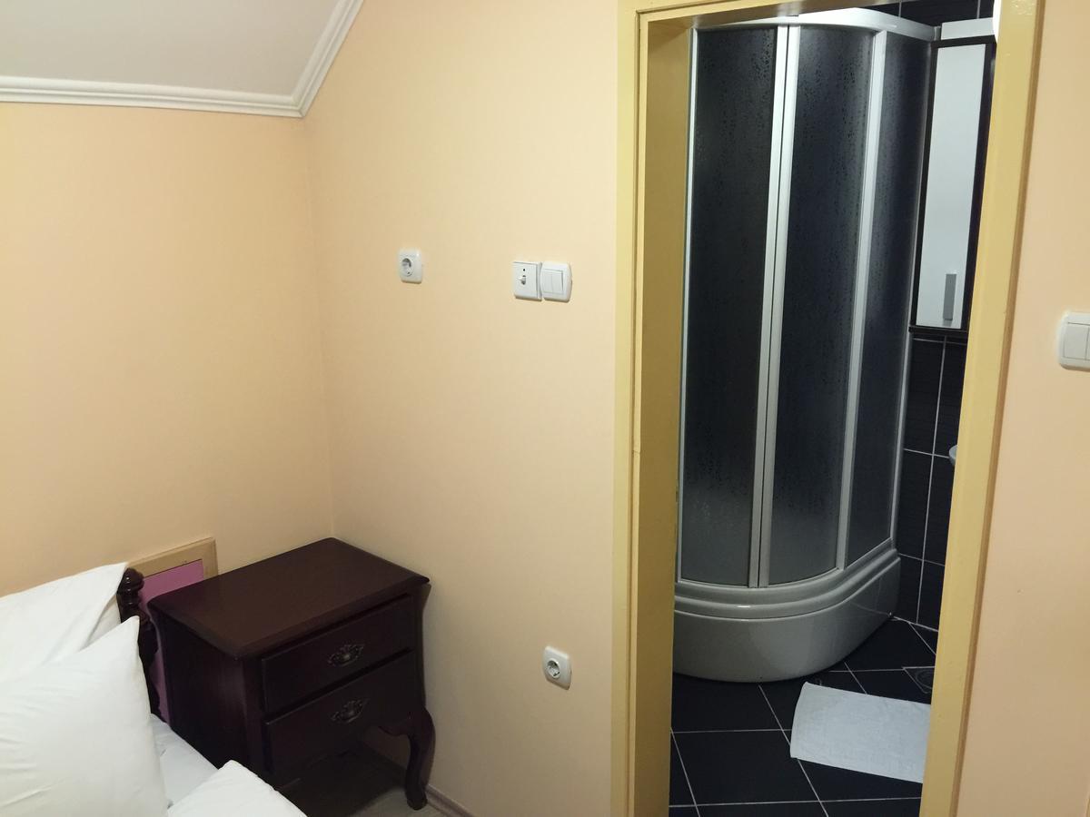 Bed & Breakfast Karavan Raska Exterior photo