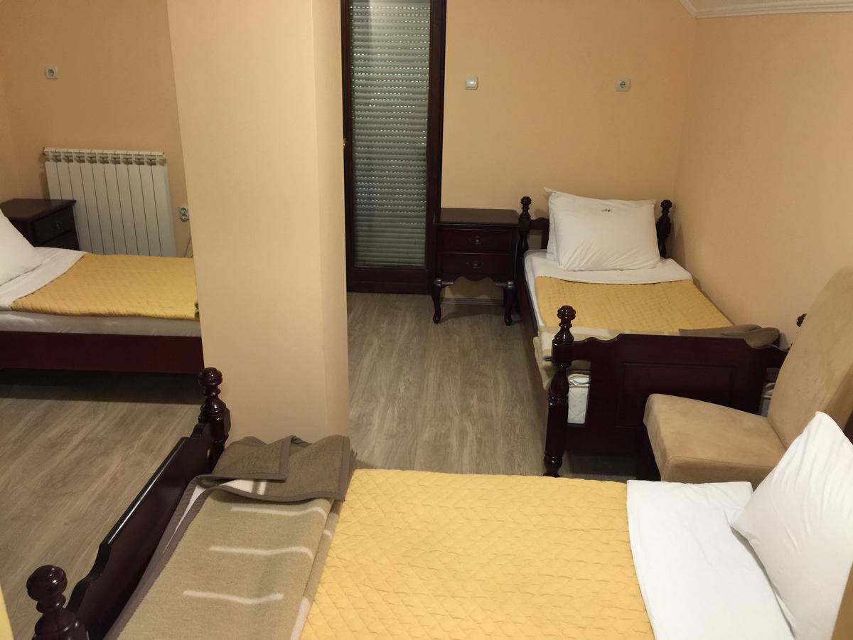 Bed & Breakfast Karavan Raska Exterior photo